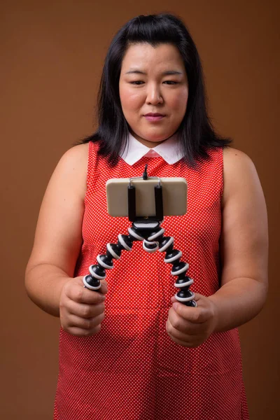 Studio Shot Beautiful Overweight Asian Woman Wearing Red Dress Brown — Stock Photo, Image