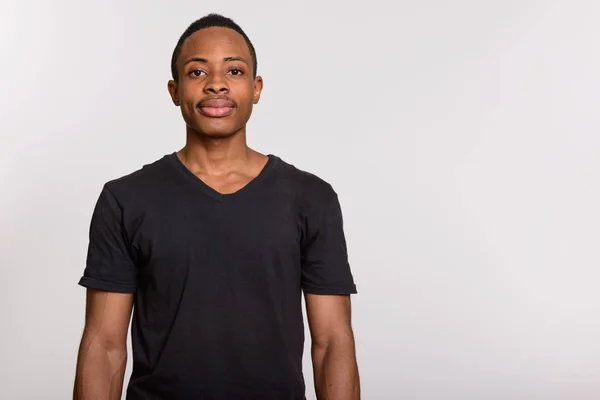 Genç yakışıklı Afrika adam beyaz arka planı izole — Stok fotoğraf