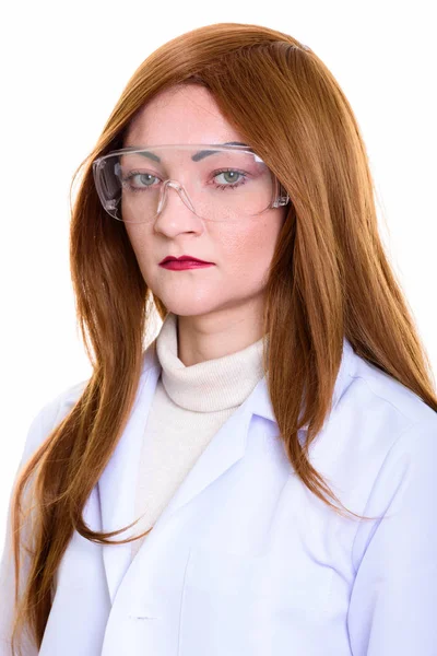 Plan studio du visage de la femme médecin portant des lunettes de protection — Photo
