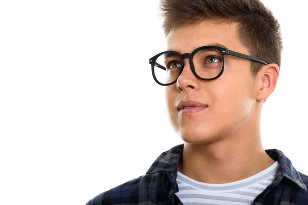 Nahaufnahme eines jungen gutaussehenden Mannes mit Brille beim Denken — Stockfoto