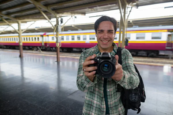 Beau touriste persan à la gare de Bangkok , — Photo