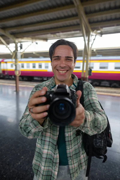 Beau touriste persan à la gare de Bangkok , — Photo