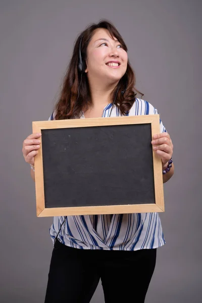 Studio Shot Mature Beautiful Asian Businesswoman Gray Background — Stock Photo, Image