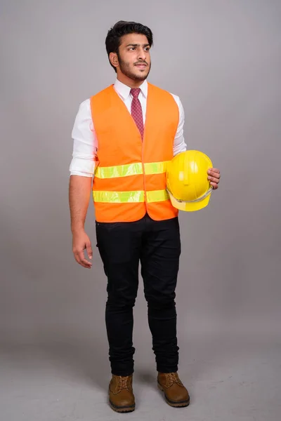 Retrato de homem indiano empresário trabalhador da construção — Fotografia de Stock