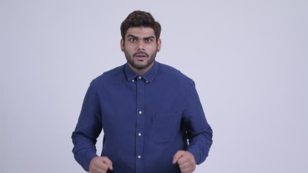 Mutlu genç Hintli işadamı iyi haber alma sakallı — Stok video