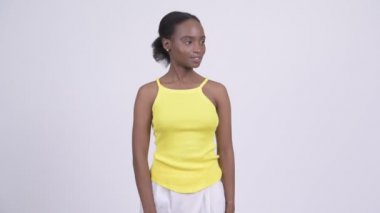 Genç Afrikalı kadın eşek şakası olarak yapay kaka yakalamak