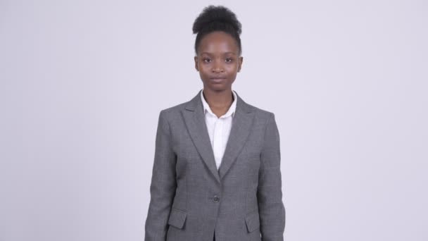 Estudio Joven Hermosa Mujer Negocios Africana Zulú Sobre Fondo Blanco — Vídeos de Stock