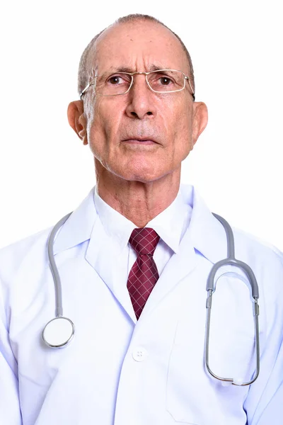 Ansikte av ledande man läkare isolerade mot vit bakgrund — Stockfoto