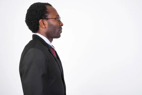 Vista de perfil del guapo hombre de negocios africano con gafas —  Fotos de Stock