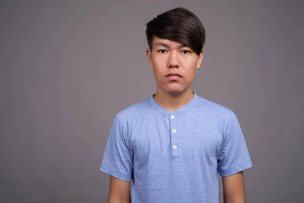 Молодий хлопець азіатського походження — стокове фото