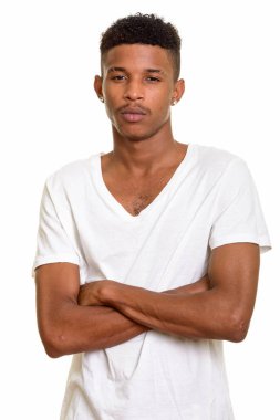 Genç yakışıklı Afrika adam beyaz arka planı izole