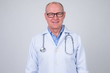 Gülümseyen mutlu komuta sizde Doktor portresi