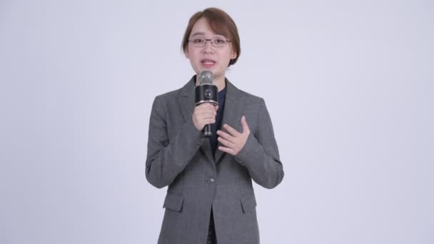 Studio Skott Ung Vacker Asiatisk Affärskvinna Mot Vit Bakgrund — Stockvideo