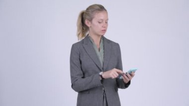 Genç sarışın işkadını telefon kullanıyorsanız ve kötü haber vurguladı