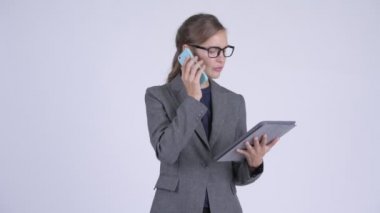 Evet ve dijital tablet kullanarak bir genç işkadını mutlu