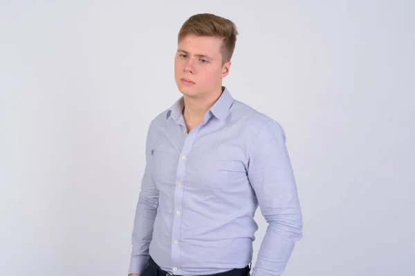 Porträtt av ung stressad blond affärsman få dåliga nyheter — Stockfoto