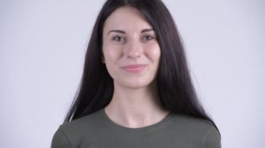 Mutlu genç güzel kadın Evet baş başını sallayarak yüzü