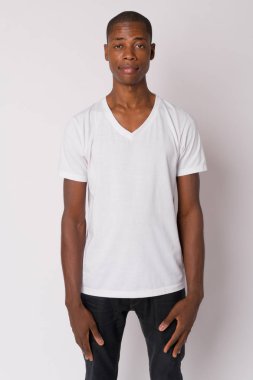 Genç yakışıklı kel Afrika adam portresi