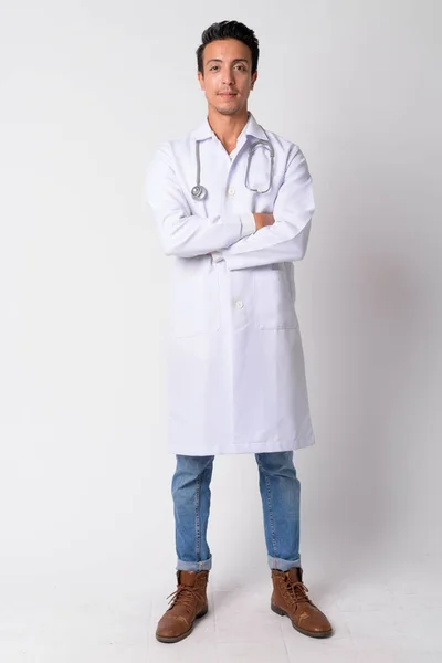 Teljes test lövés a jóképű Spanyol férfi orvos keresztbe — Stock Fotó