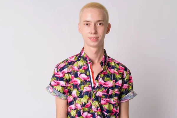 Fiatal, boldog androgün turista férfi mosolygó arc — Stock Fotó