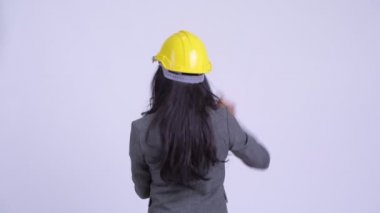 Pano tutarken yönetmenlik mühendisi olarak Farsça işkadını dikiz