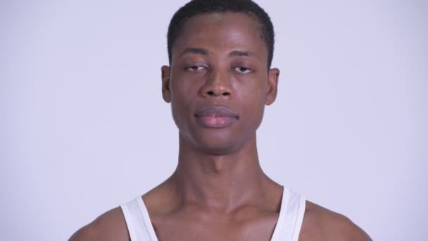 Rostro de joven hombre africano guapo — Vídeo de stock