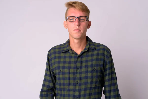 Portrait of young blonde hipster man wearing eyeglasses — Stock Photo, Image