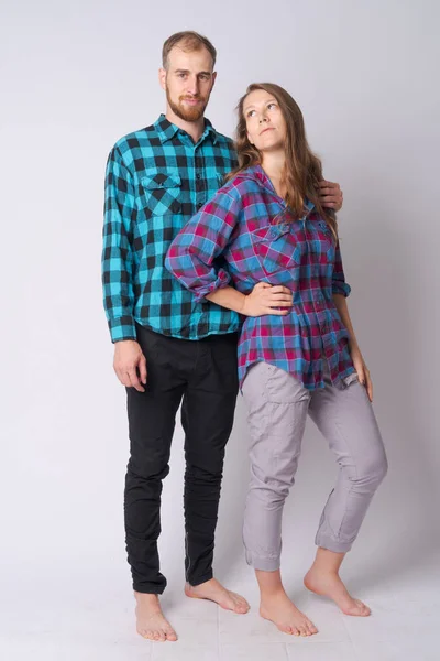 Full body shot de joven hipster pareja juntos — Foto de Stock