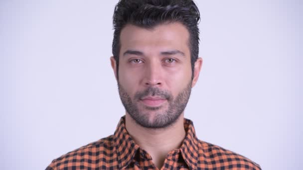 Πρόσωπο του όμορφου μουσάτο Περσικό χίπστερ άνθρωπος — Αρχείο Βίντεο