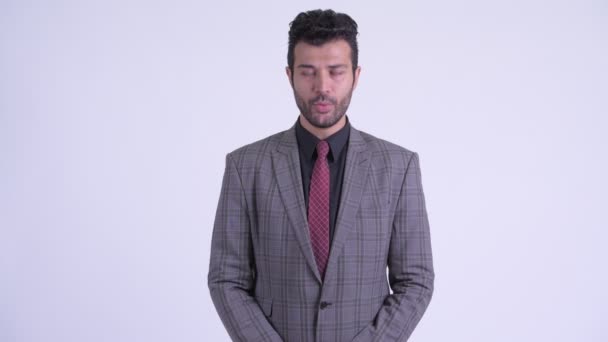 Heureux homme d'affaires persan barbu interviewé — Video