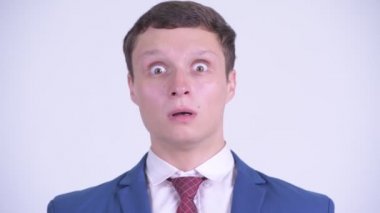 Genç yakışıklı işadamının yüzü şaşırttı