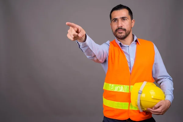 Estudio Disparo Guapo Barbudo Hombre Persa Trabajador Construcción Sobre Fondo — Foto de Stock