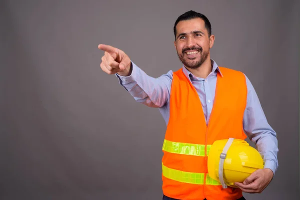 Estudio Disparo Guapo Barbudo Hombre Persa Trabajador Construcción Sobre Fondo — Foto de Stock