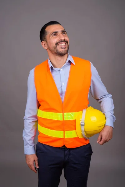 Estudio Disparo Guapo Barbudo Hombre Persa Trabajador Construcción Sobre Fondo — Foto de Stock