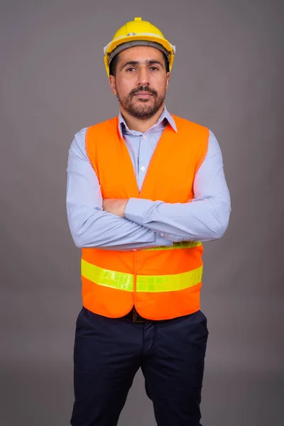 Estudio Disparo Guapo Barbudo Hombre Persa Trabajador Construcción Sobre Fondo — Foto de Stock