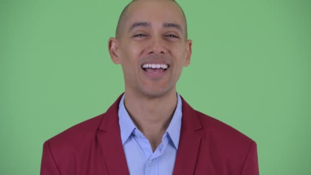 Rostro de feliz calvo multi étnico hombre de negocios sonriendo — Vídeos de Stock