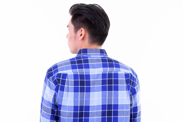 Genç Asya hipster adam omuz üzerinden bakan Closeup arka görünümü — Stok fotoğraf