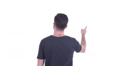 Genç sakallı adamın parmak laişaret arka görünümü