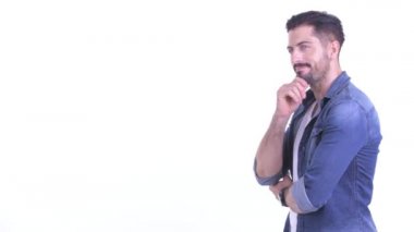 Mutlu sakallı genç hippi düşüncesi