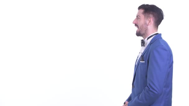 Profilbild eines glücklichen jungen, gutaussehenden, bärtigen Geschäftsmannes im Gespräch — Stockvideo