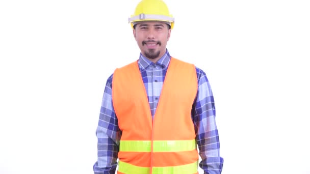 Heureux homme barbu perse travailleur de la construction souriant — Video