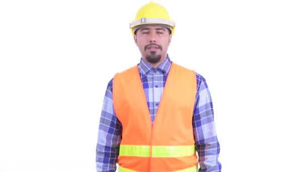 Feliz barbudo hombre persa trabajador de la construcción relajarse con los ojos cerrados — Vídeos de Stock