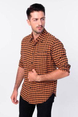 Yakışıklı sakallı hipster adam düşünme portresi