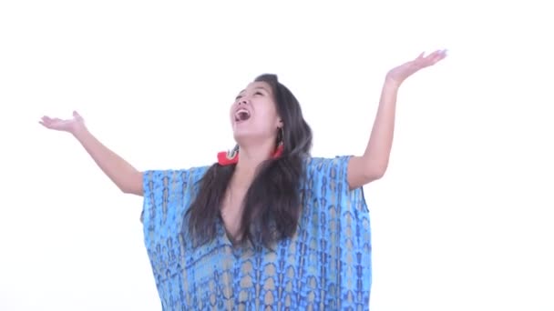 Щасливий красива Азіатська Туристична жінка ловила щось — стокове відео