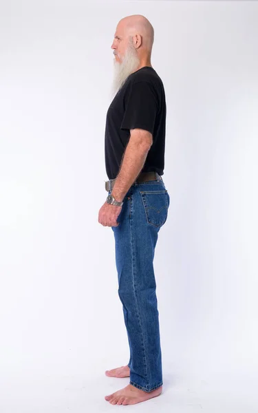 Полный профиль снимка тела вид зрелого лысого мужчины с длинной седой бородой — стоковое фото