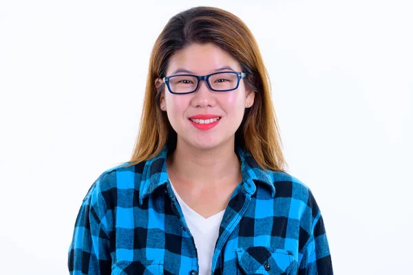 幸せな若い美しいアジアのヒップスター女性の笑顔の顔 — ストック写真