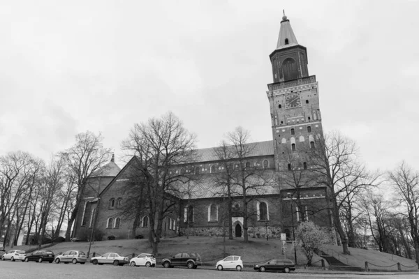 Catedral de Turku Iglesia Evangélica Luterana de Finlandia filmada en blanco y negro — Foto de Stock