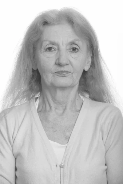 Az idősebb nő arca fekete-fehérben — Stock Fotó