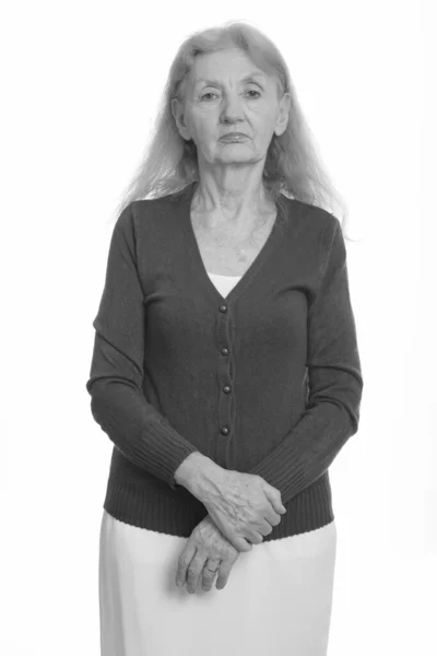 Estudio de mujer mayor en blanco y negro — Foto de Stock