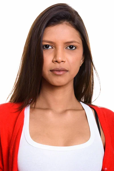 Tvář mladé krásné brazilské ženy při pohledu na kameru — Stock fotografie